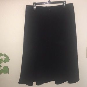 Apostrophe pleated skirt